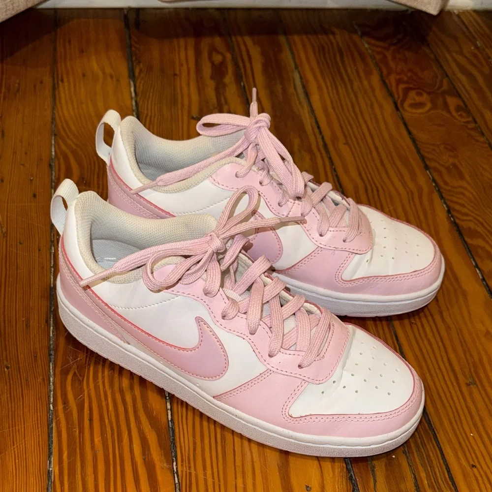 Nike Women's White and Light Pink Low-Top Sneakers - Picture 5 of 5